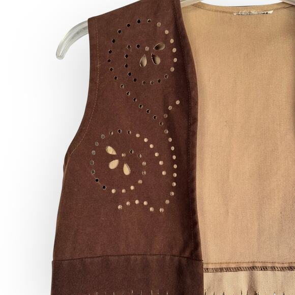 Vintage 1970's Women’s Brown Cropped Western Fringe Vest with Cut-Out Design - Picture 3 of 7